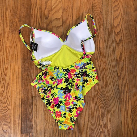 Bar Iii Women's Floral Chic One-Piece Swimsuit Citron Yellow Swimsuit size L NWT - Picture 3 of 6